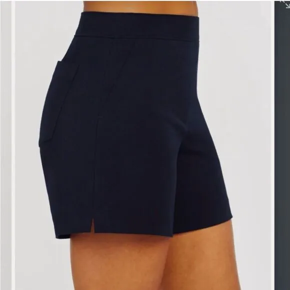 NWT Spanx On-the-Go Shorts Polished Pull On Stretch 6&quot; in Classic Black Size M