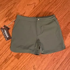 NWT Mountain Khakis green shorts 10 - water repellent, classic fit
