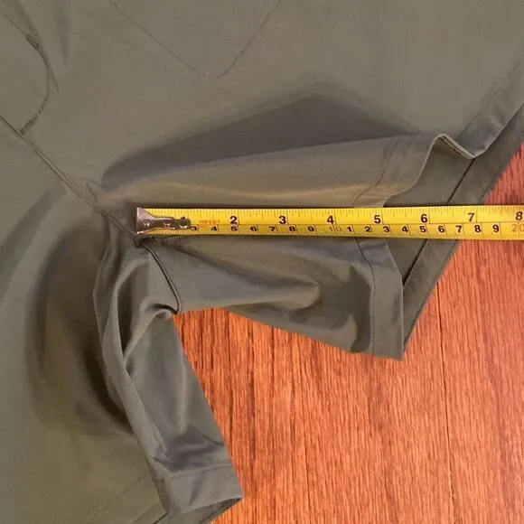 NWT Mountain Khakis green shorts 10 - water repellent, classic fit