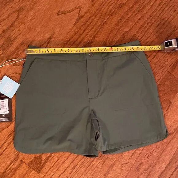 NWT Mountain Khakis green shorts 10 - water repellent, classic fit