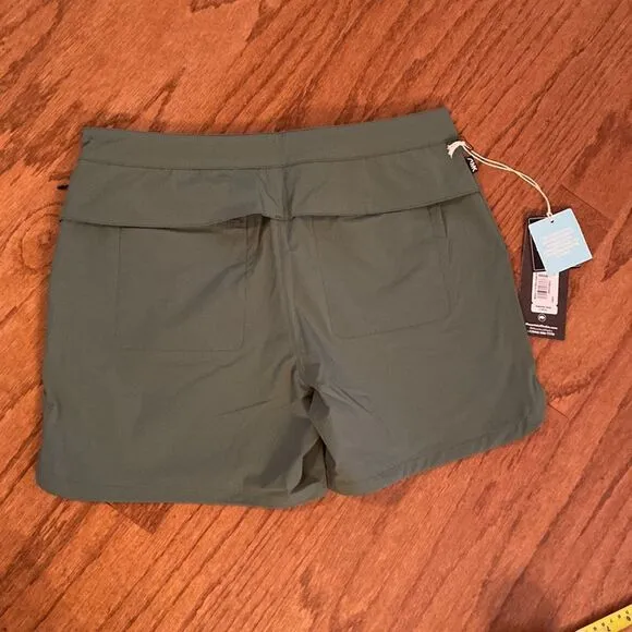 NWT Mountain Khakis green shorts 10 - water repellent, classic fit