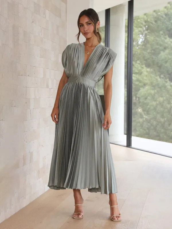 Pleated Midi Dress with Sleeveless V-Neck and Solid Print