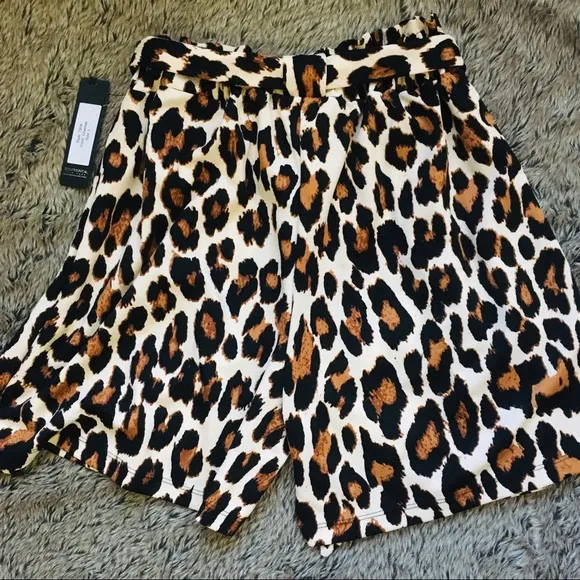 SENTIMENTAL NEW YORK leopard print pepperbag shorts with belt size large