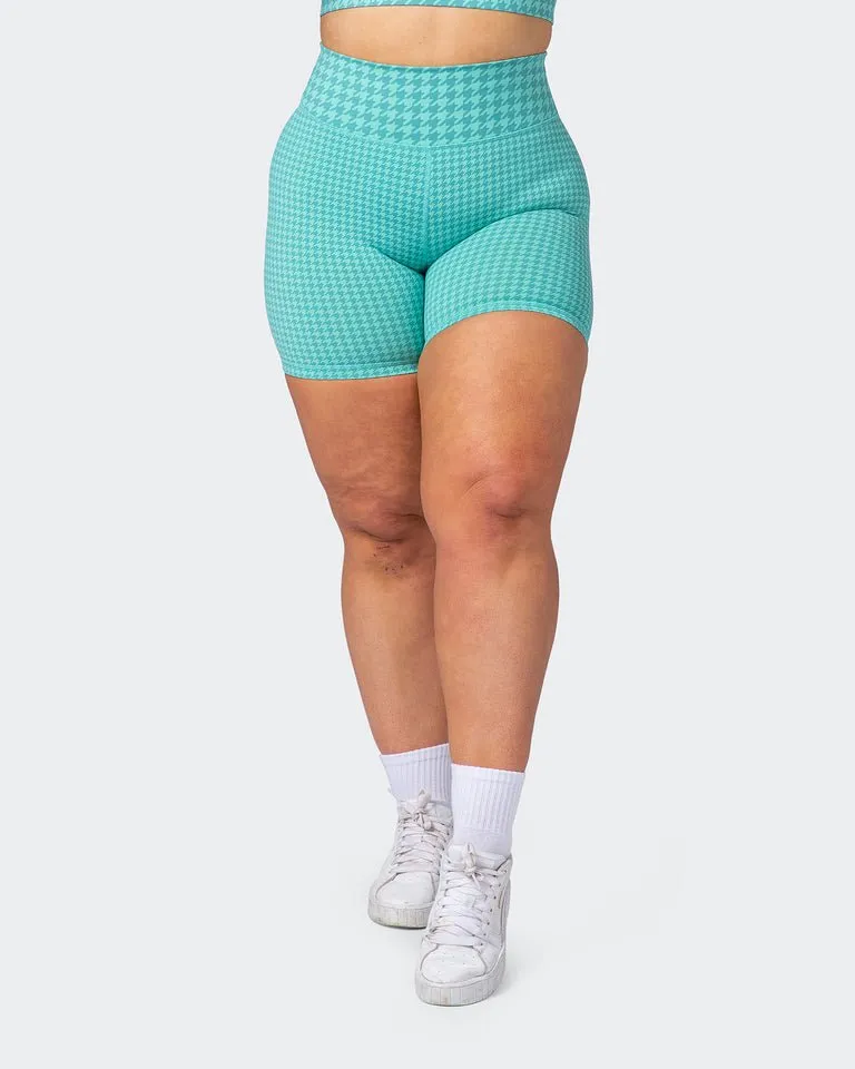 Signature Scrunch Bike Shorts Cascade Houndstooth Print