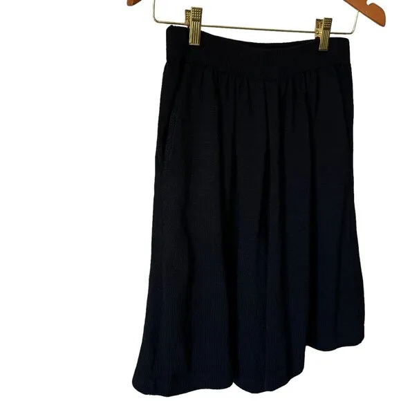 St. John Collection Santana Knit Black Walking Shorts Wide Leg High Rise Classic