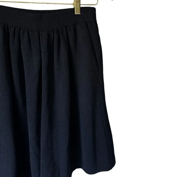 St. John Collection Santana Knit Black Walking Shorts Wide Leg High Rise Classic