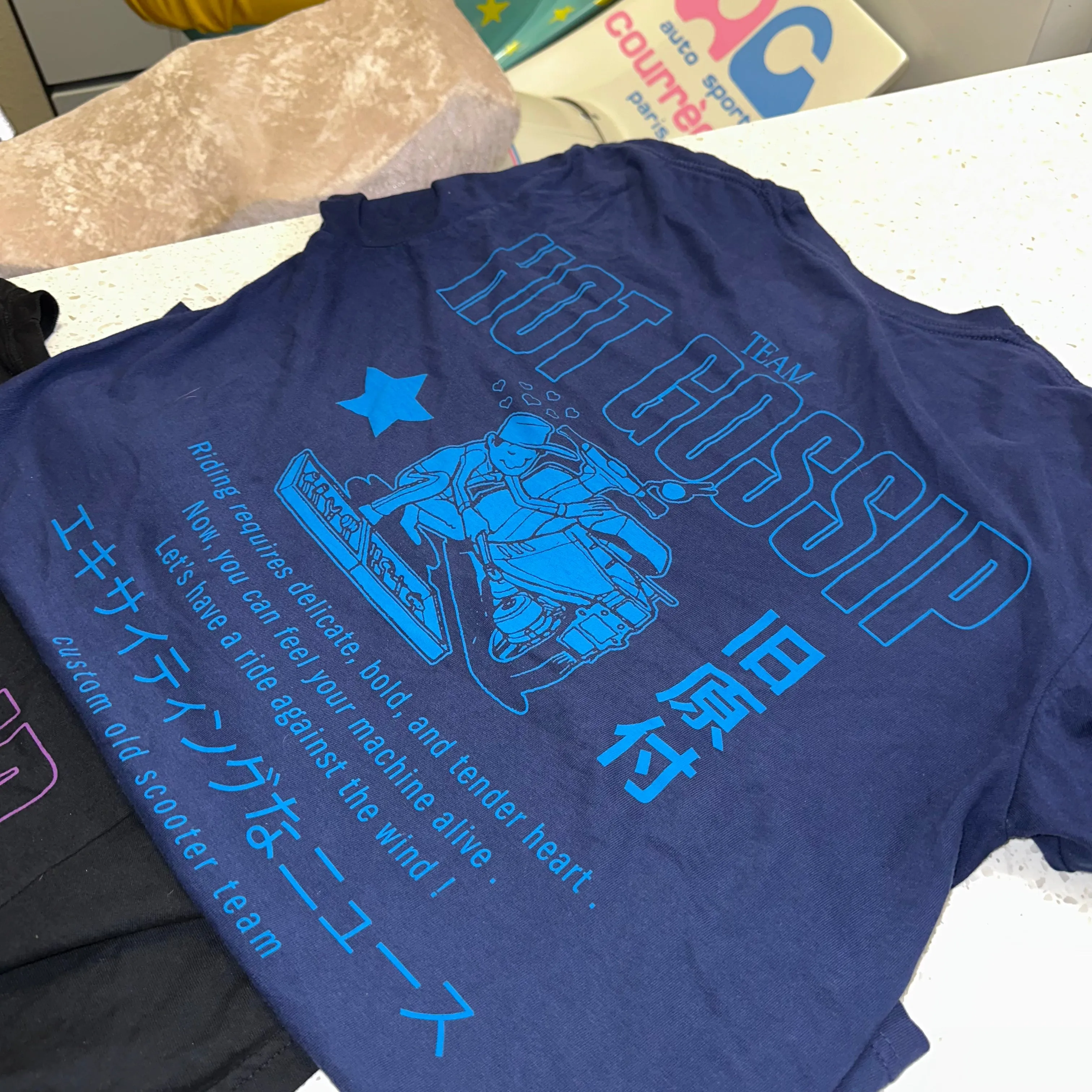 TEAM HOT GOSSIP SCOOTER SHIRT - NAVY / BLUE