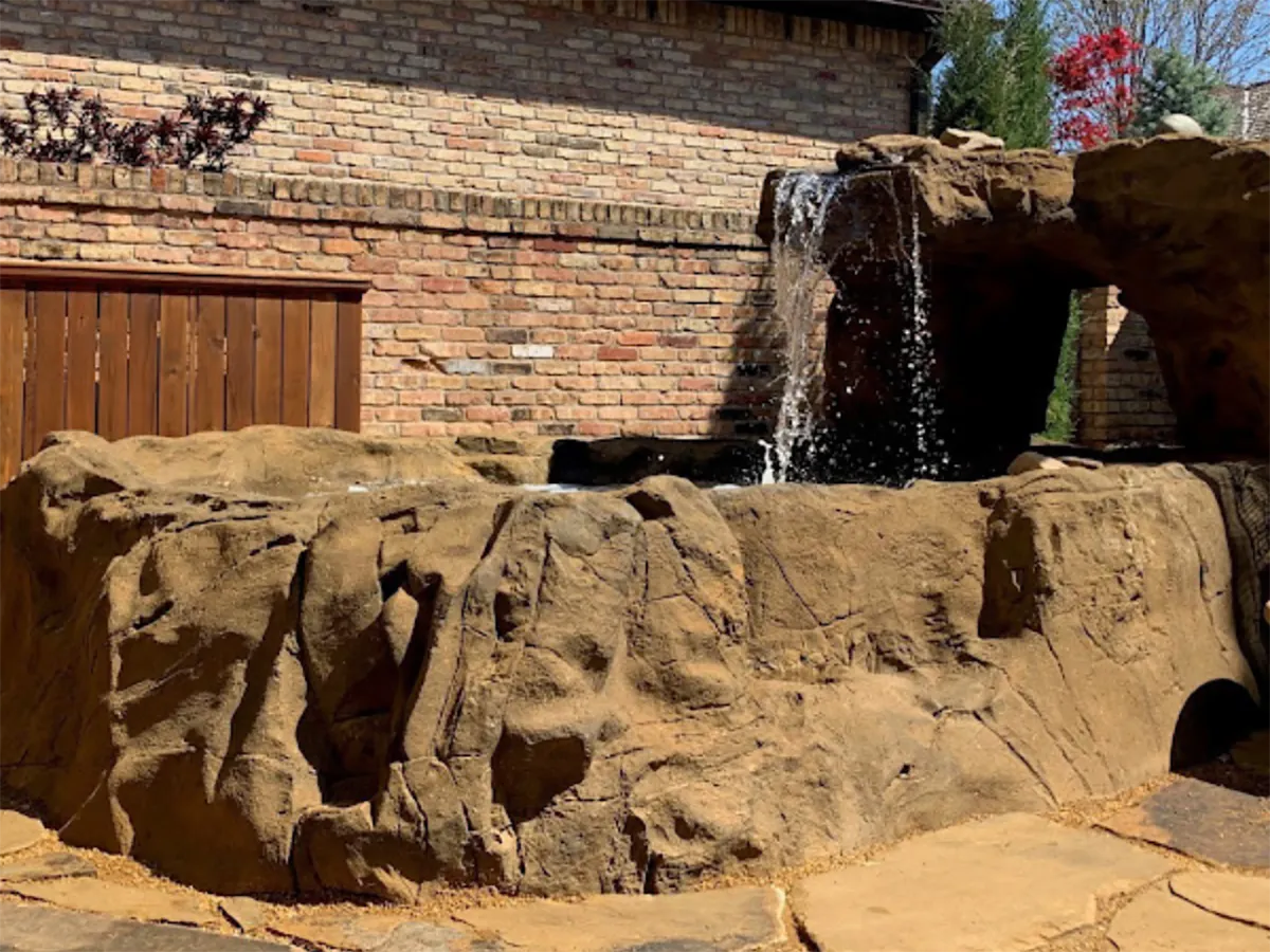 Universal Rocks Ground Spa - Stream