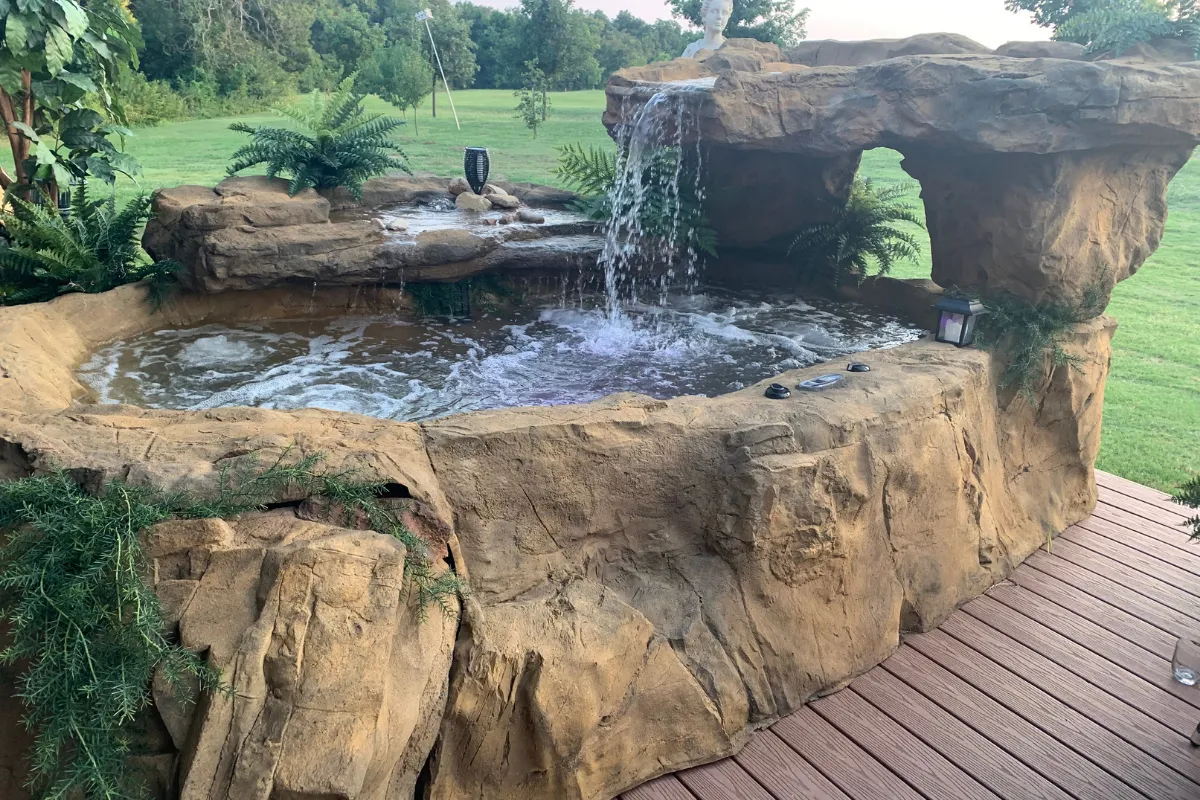 Universal Rocks Ground Spa - Stream
