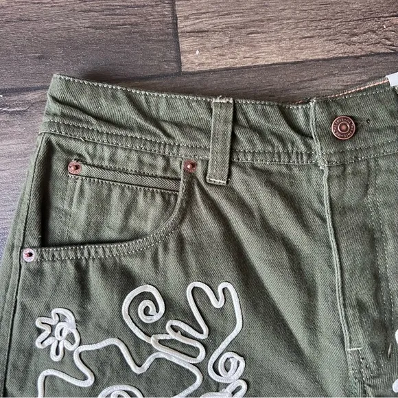 We The Free Women's Cruisin Soutache Wide Long Shorts Green Size 27 NEW