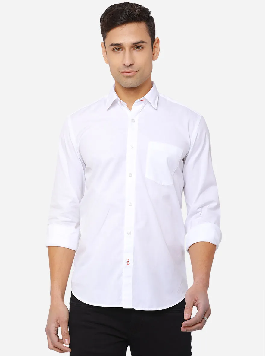 White Solid Slim Fit Casual Shirt | JadeBlue